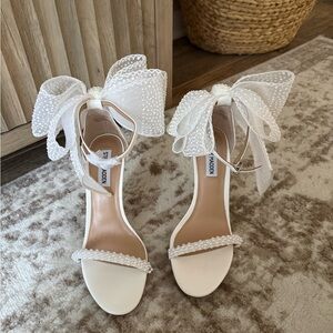 Steve Madden White Bow Heels